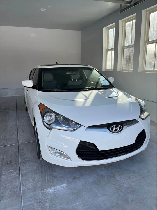 2012 Hyundai Veloster - Image 2 of 10