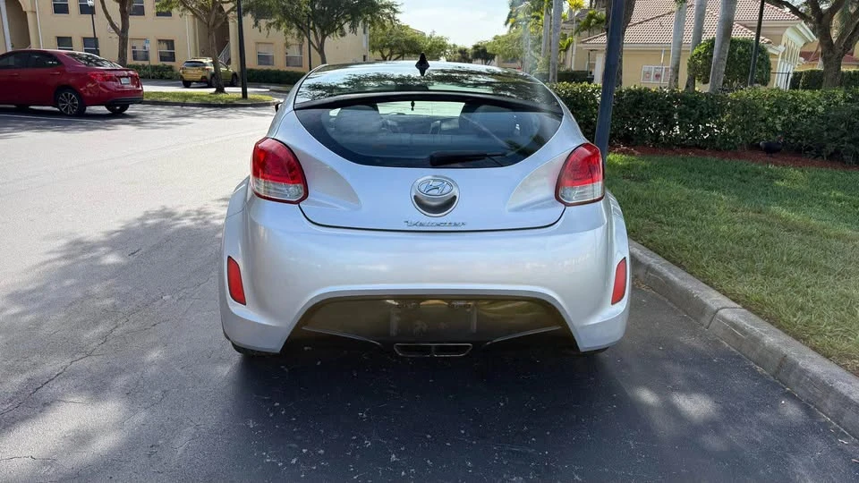 2012 Hyundai Veloster - Image 8 of 19