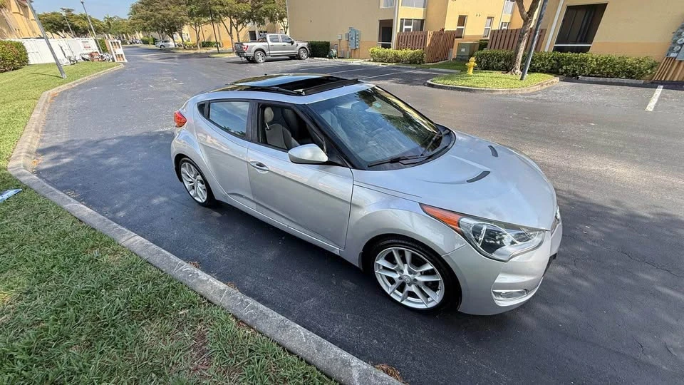 2012 Hyundai Veloster - Image 16 of 19