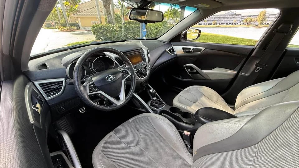 2012 Hyundai Veloster - Image 10 of 19