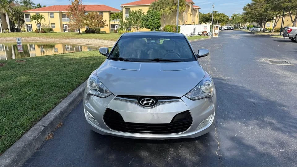 2012 Hyundai Veloster - Image 2 of 19