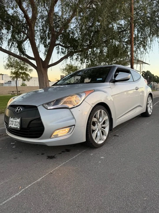 2012 Hyundai Veloster - Image 2 of 15