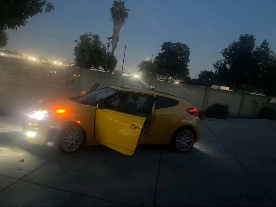 2012 Hyundai Veloster - Image 15 of 16