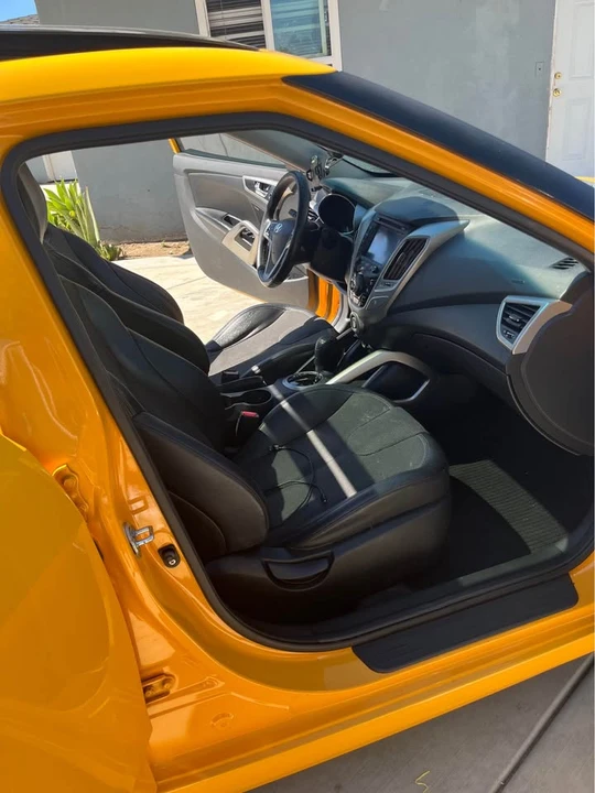 2012 Hyundai Veloster - Image 10 of 16