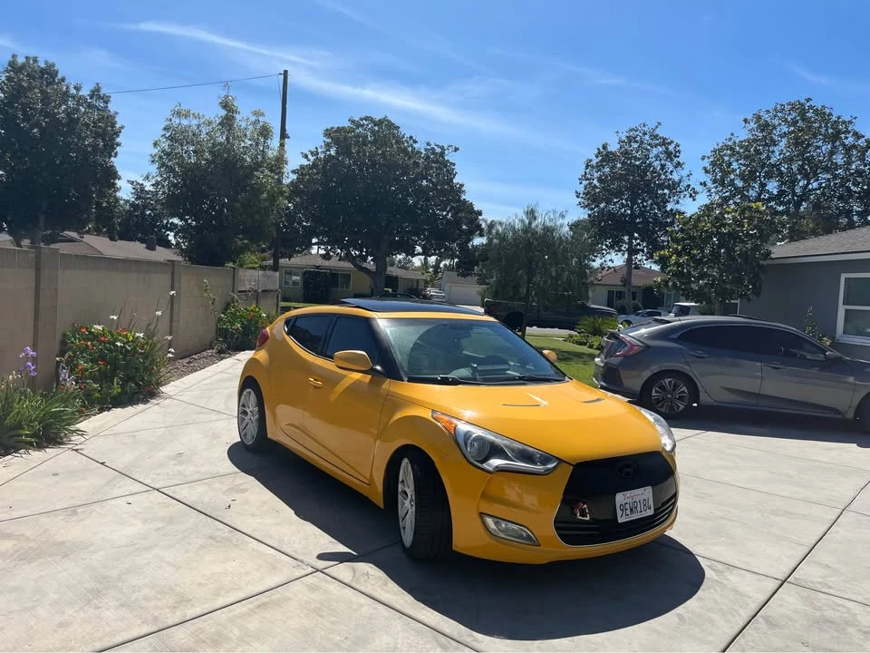 2012 Hyundai Veloster - Image 2 of 16