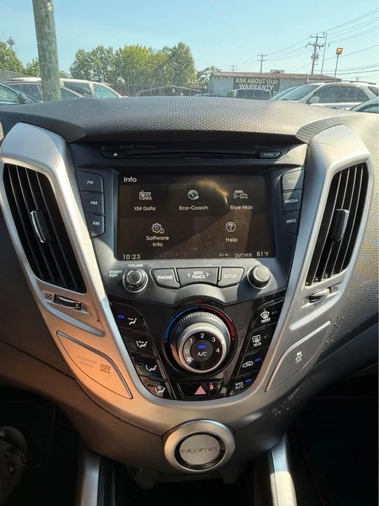 2012 Hyundai Veloster - Image 10 of 16