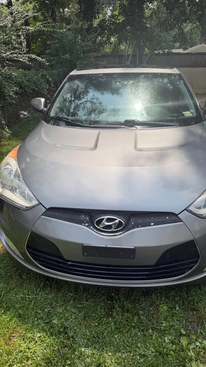 2012 Hyundai Veloster - Image 2 of 10