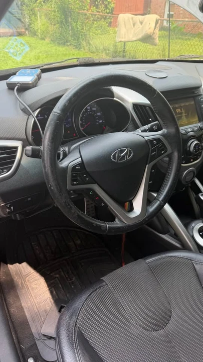 2012 Hyundai Veloster - Image 8 of 10