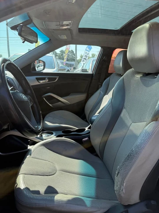 2012 Hyundai Veloster - Image 7 of 16