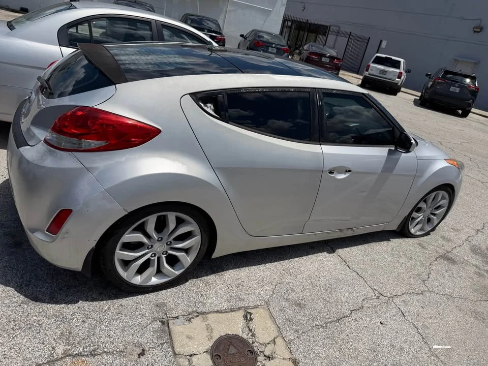 2012 Hyundai Veloster - Image 5 of 9