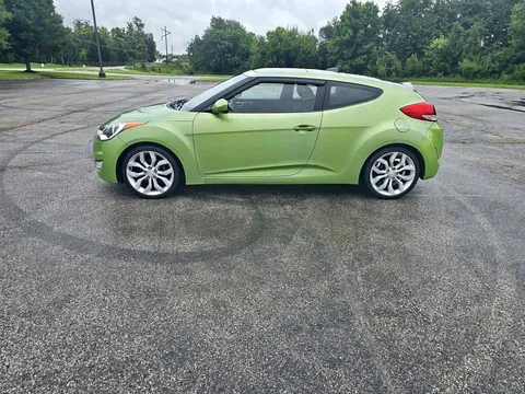 2012 Hyundai Veloster 2.0 Coupe 3D