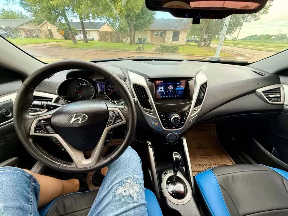 2012 Hyundai Veloster - Image 9 of 13