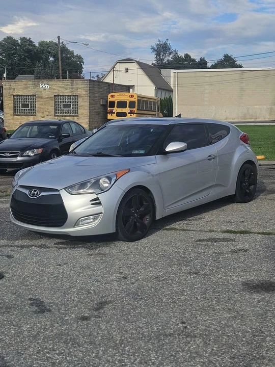 2012 Hyundai Veloster - Image 2 of 11