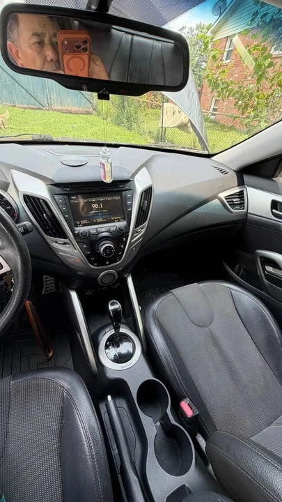 2012 Hyundai Veloster - Image 5 of 10