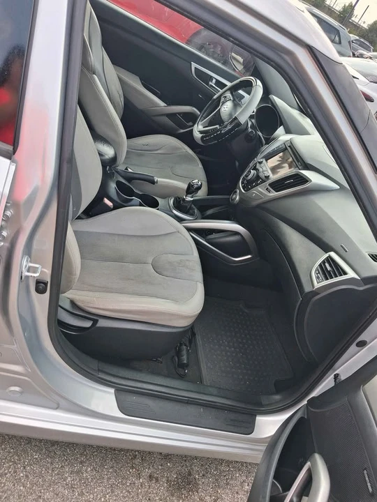 2012 Hyundai Veloster - Image 5 of 7