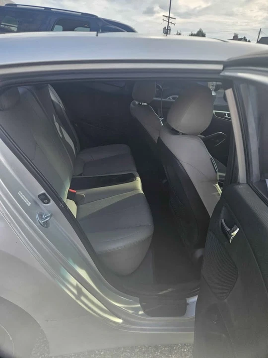 2012 Hyundai Veloster - Image 11 of 11