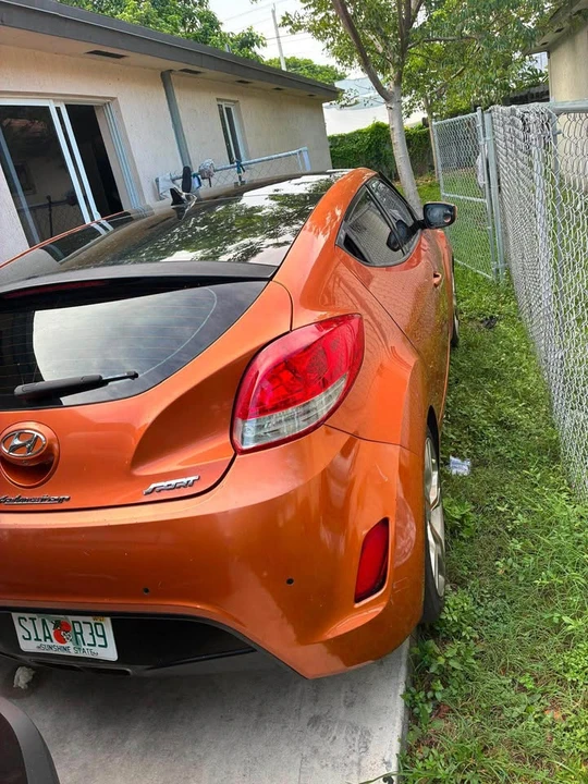 2012 Hyundai Veloster - Image 2 of 5