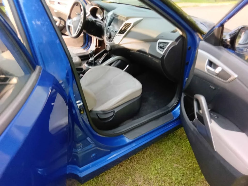 2012 Hyundai Veloster - Image 6 of 12