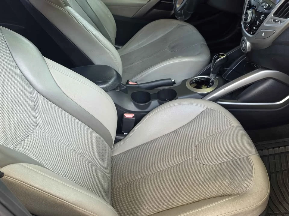 2012 Hyundai Veloster - Image 6 of 10