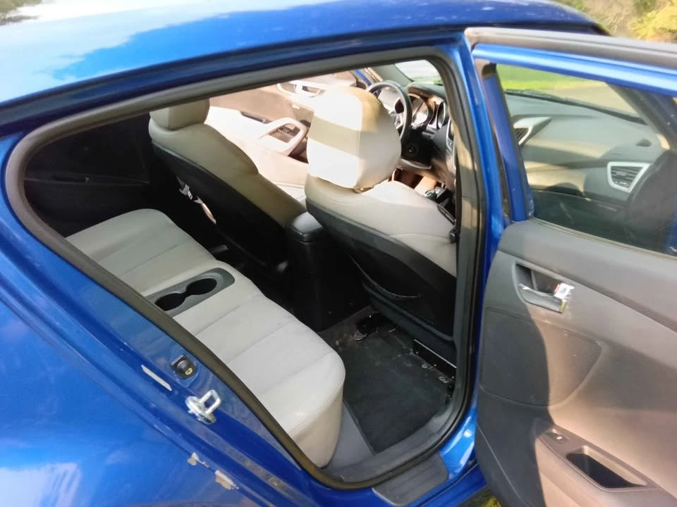 2012 Hyundai Veloster - Image 5 of 12