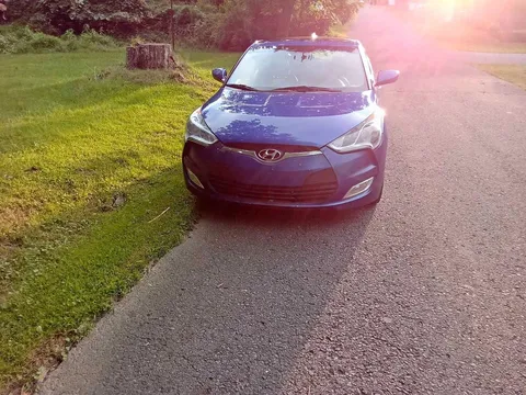 2012 Hyundai Veloster 2.0 Coupe 3D