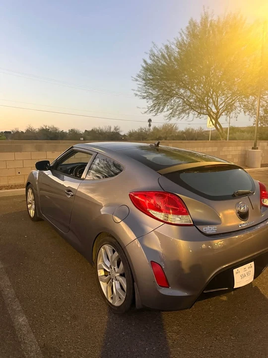 2012 Hyundai Veloster - Image 2 of 10
