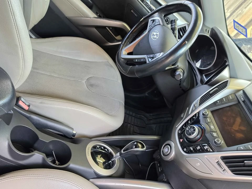 2012 Hyundai Veloster - Image 7 of 10