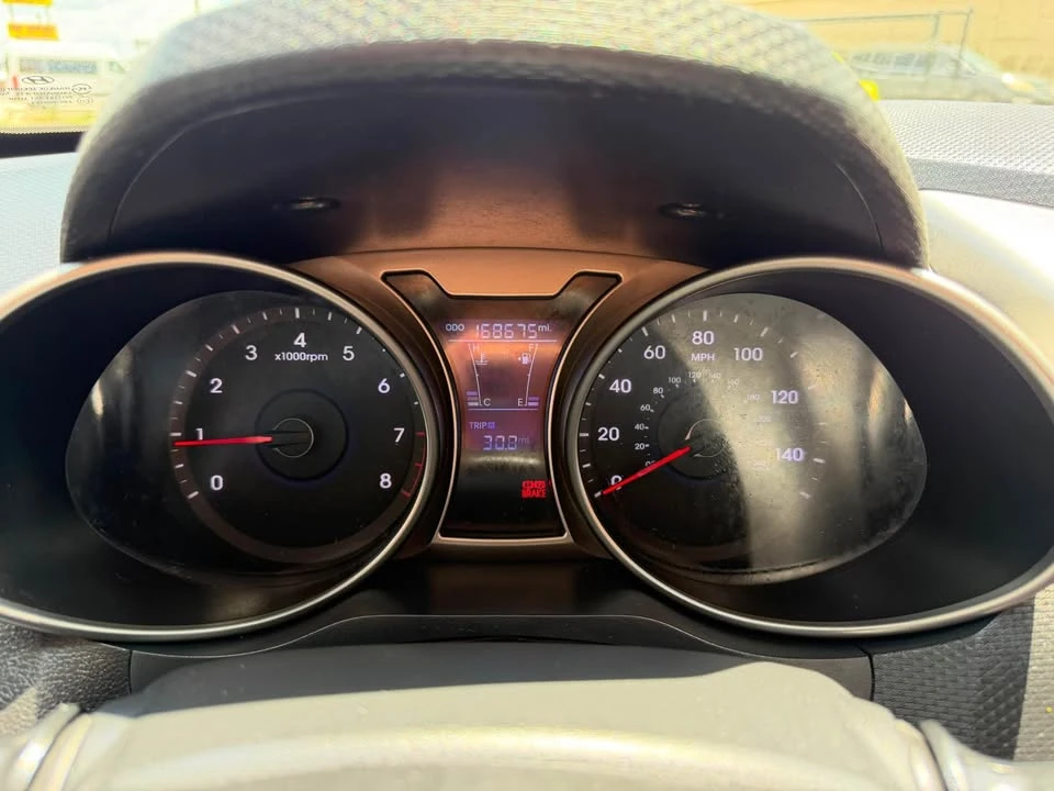 2012 Hyundai Veloster - Image 10 of 15