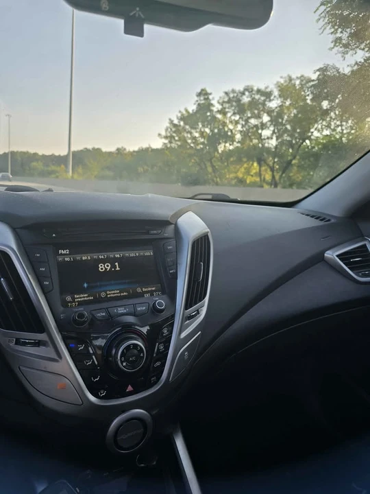 2012 Hyundai Veloster - Image 5 of 9