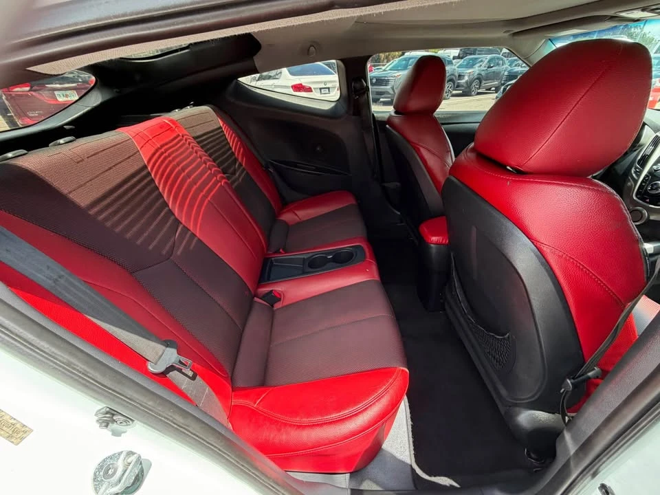 2012 Hyundai Veloster - Image 14 of 15