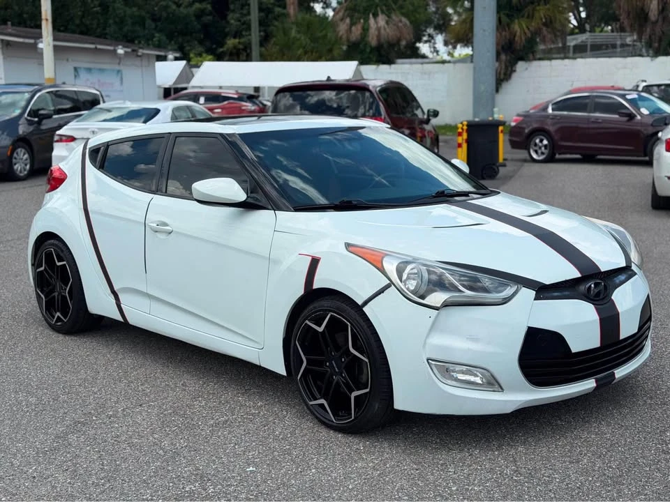 2012 Hyundai Veloster - Image 2 of 15