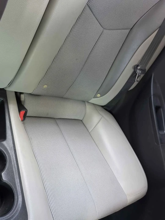 2012 Hyundai Veloster - Image 9 of 10