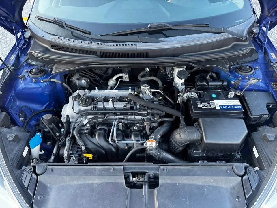 2012 Hyundai Veloster - Image 4 of 10