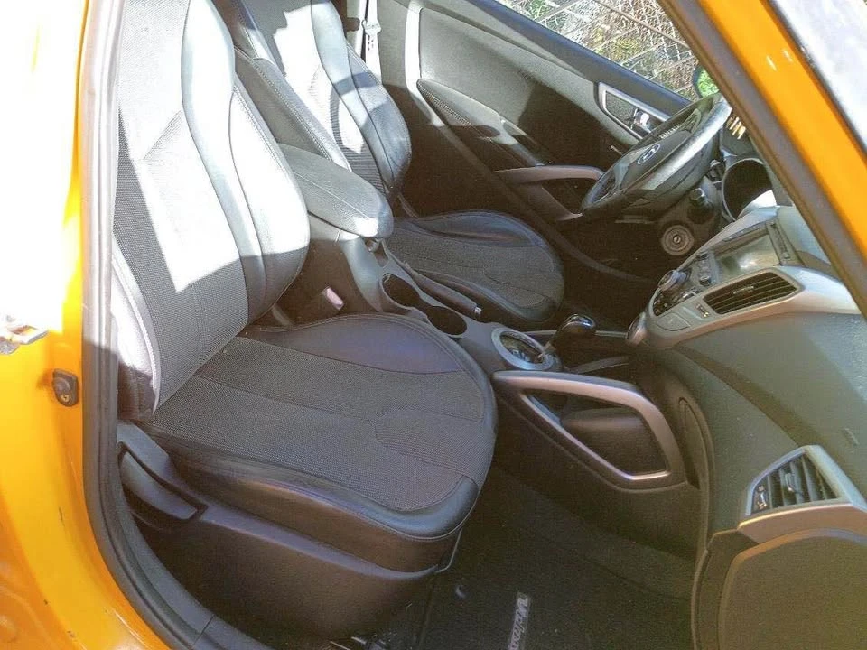 2012 Hyundai Veloster - Image 10 of 12