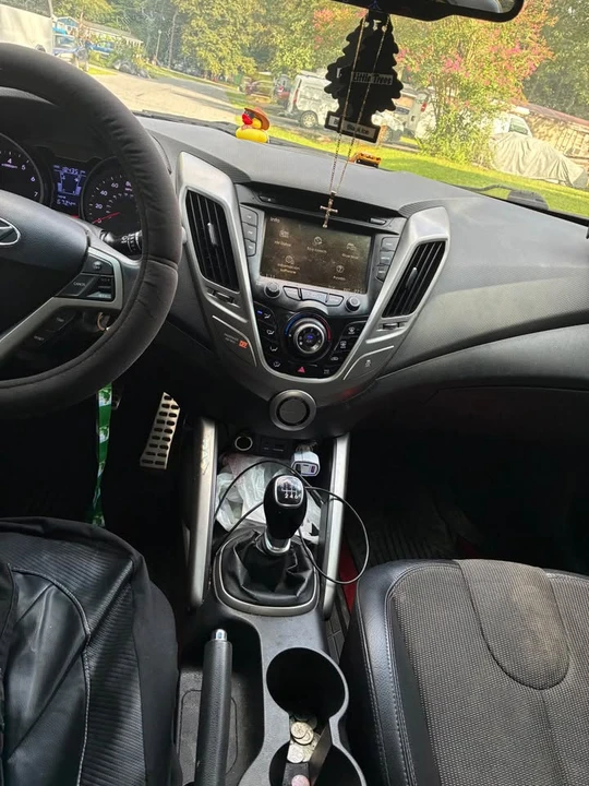 2012 Hyundai Veloster - Image 2 of 4