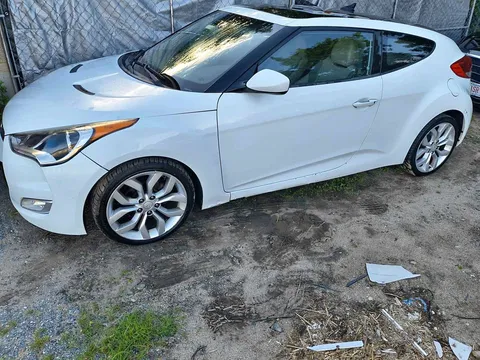 2012 Hyundai Veloster 2.0 Coupe 3D