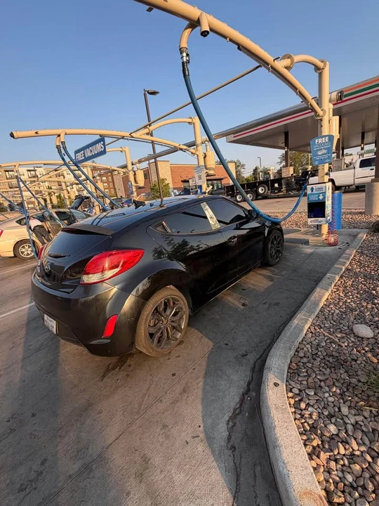 2012 Hyundai Veloster - Image 3 of 11