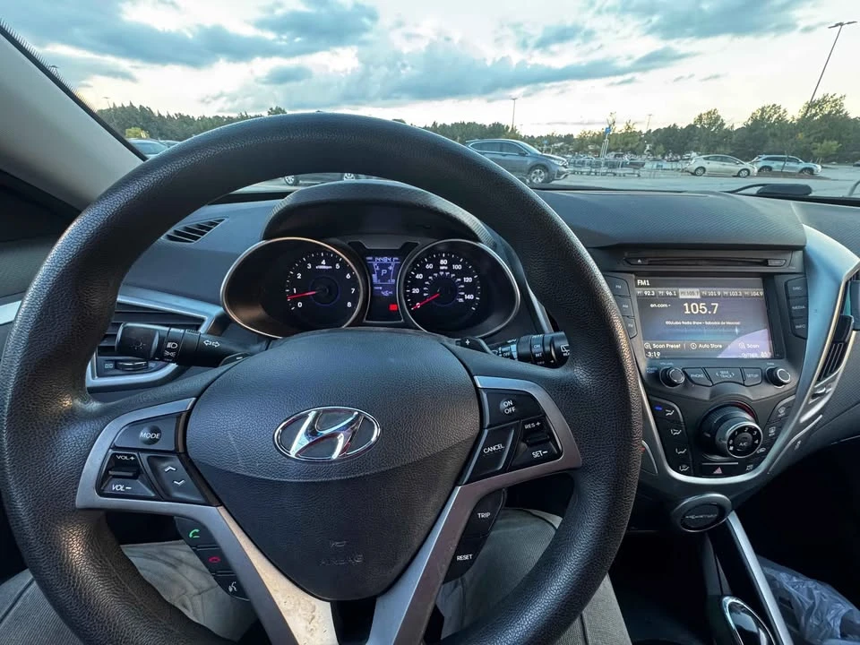 2012 Hyundai Veloster - Image 8 of 10