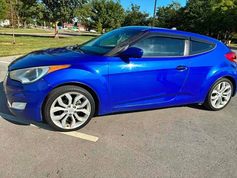 2012 Hyundai Veloster 2.0 Coupe 3D