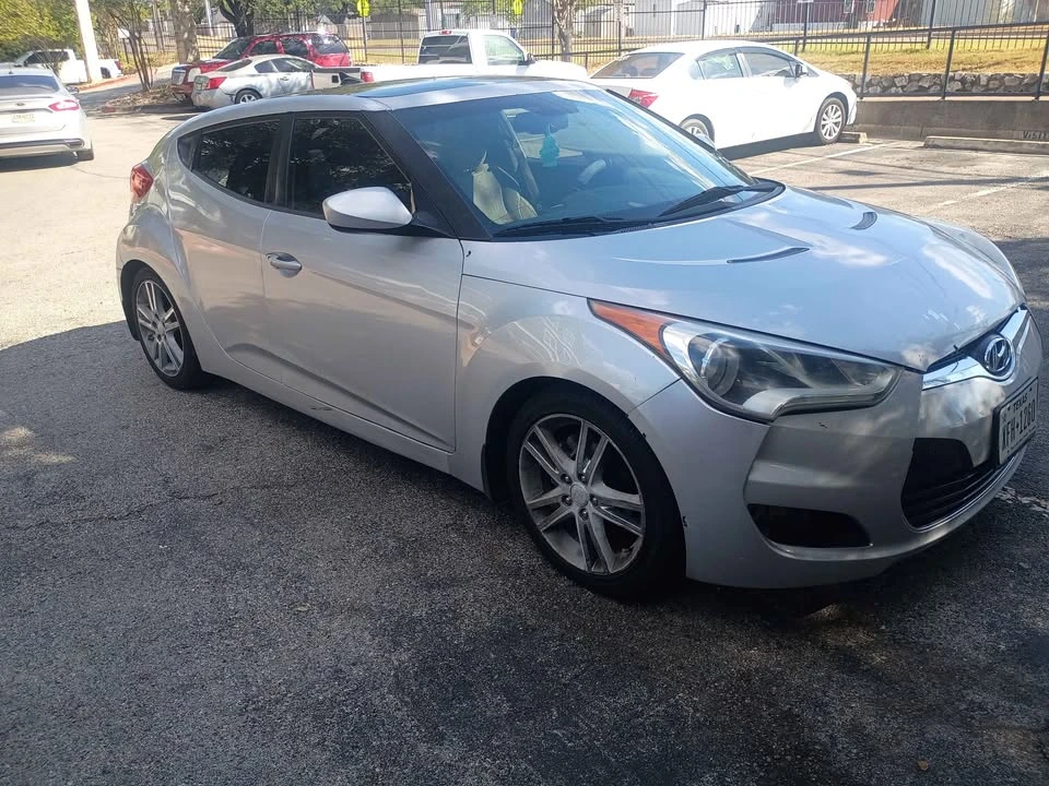 2012 Hyundai Veloster - Image 3 of 4