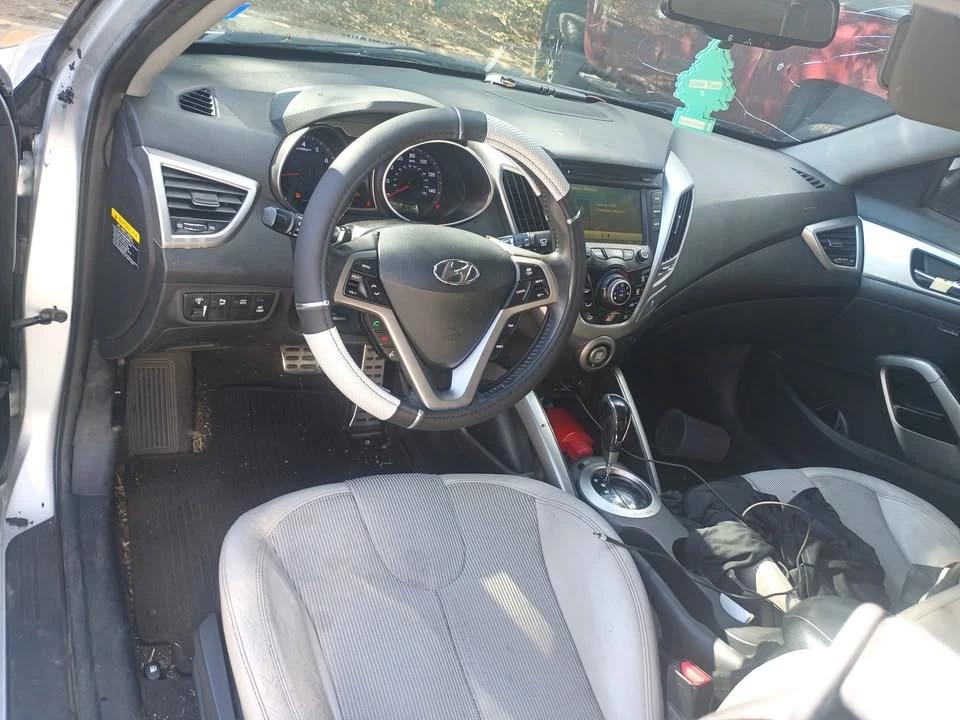 2012 Hyundai Veloster - Image 2 of 4