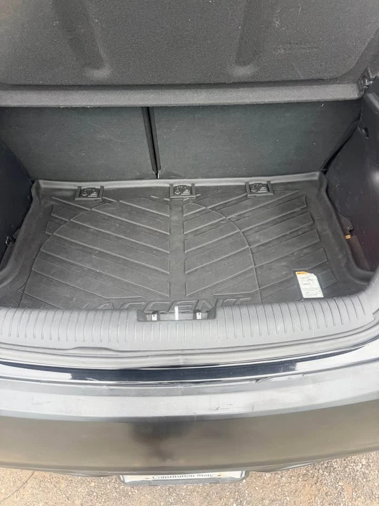 2012 Hyundai Veloster - Image 7 of 9