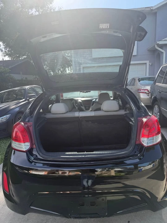 2012 Hyundai Veloster - Image 10 of 12