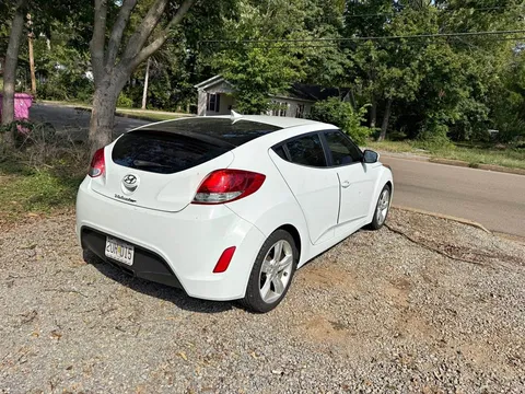 2012 Hyundai Veloster 2.0 Coupe 3D