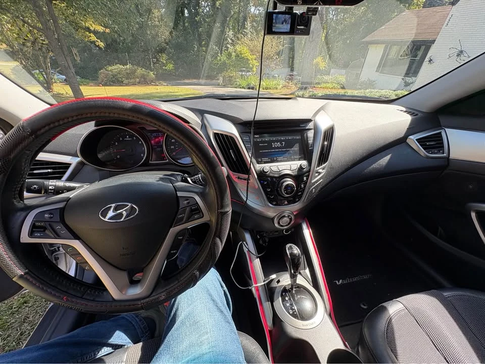 2012 Hyundai Veloster - Image 9 of 10