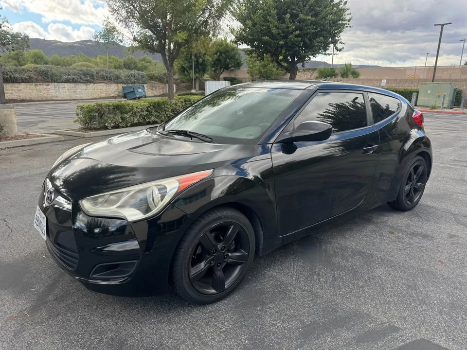 2012 Hyundai Veloster - Image 2 of 16