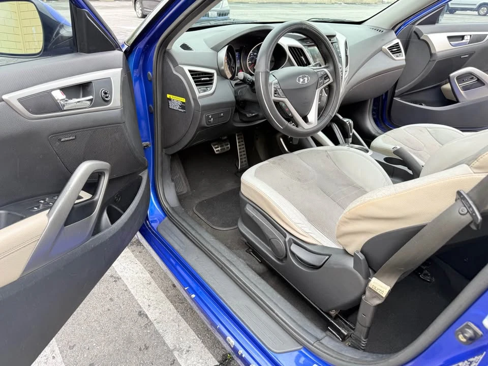 2012 Hyundai Veloster - Image 10 of 17