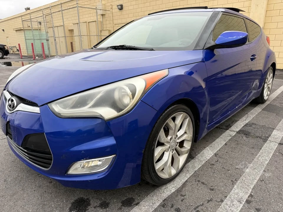 2012 Hyundai Veloster - Image 2 of 17
