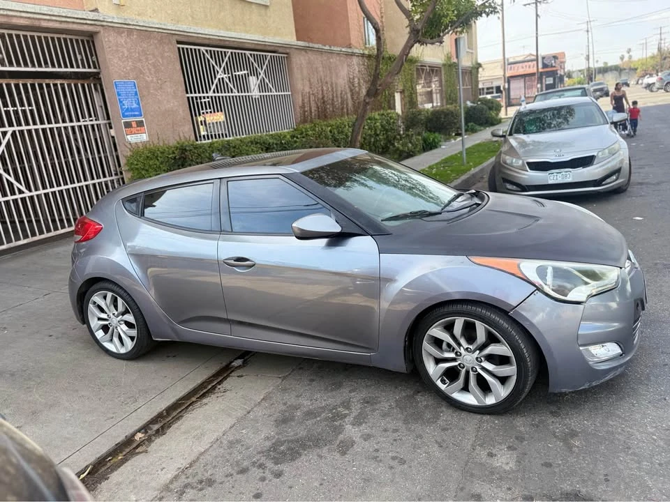 2012 Hyundai Veloster - Image 4 of 11