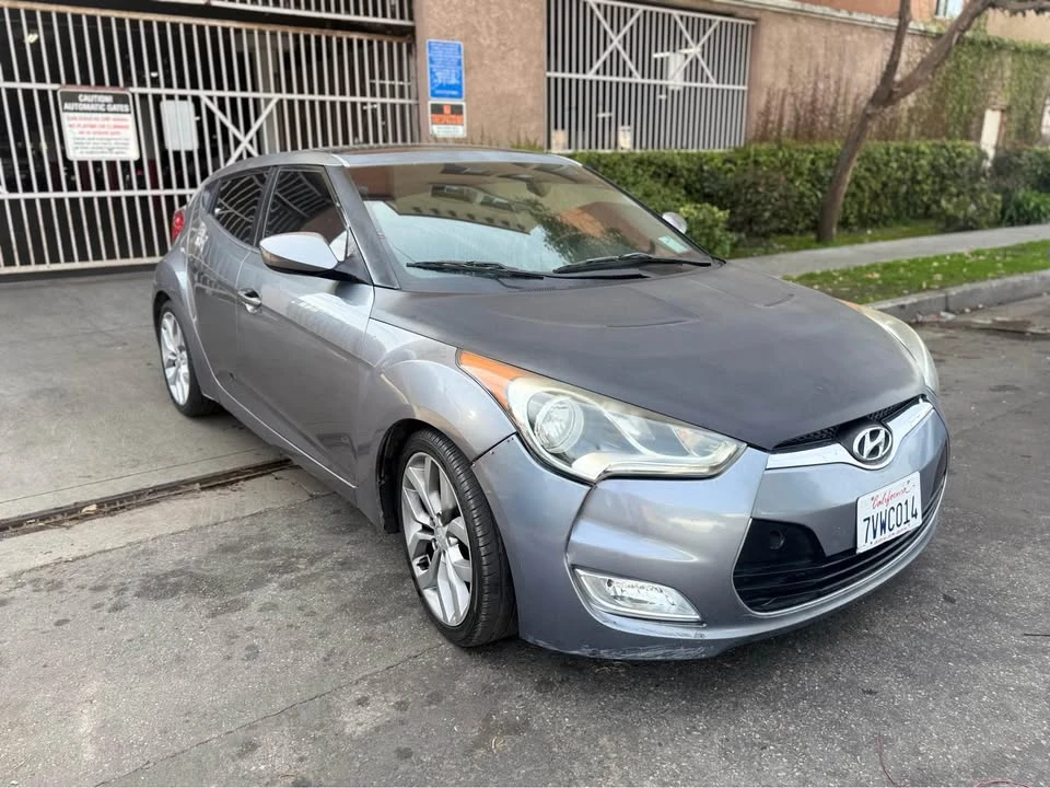 2012 Hyundai Veloster - Image 2 of 11